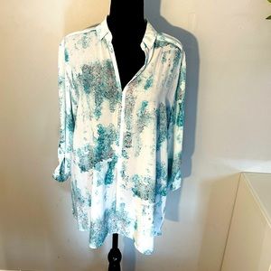 Mossimo abstract print blouse.